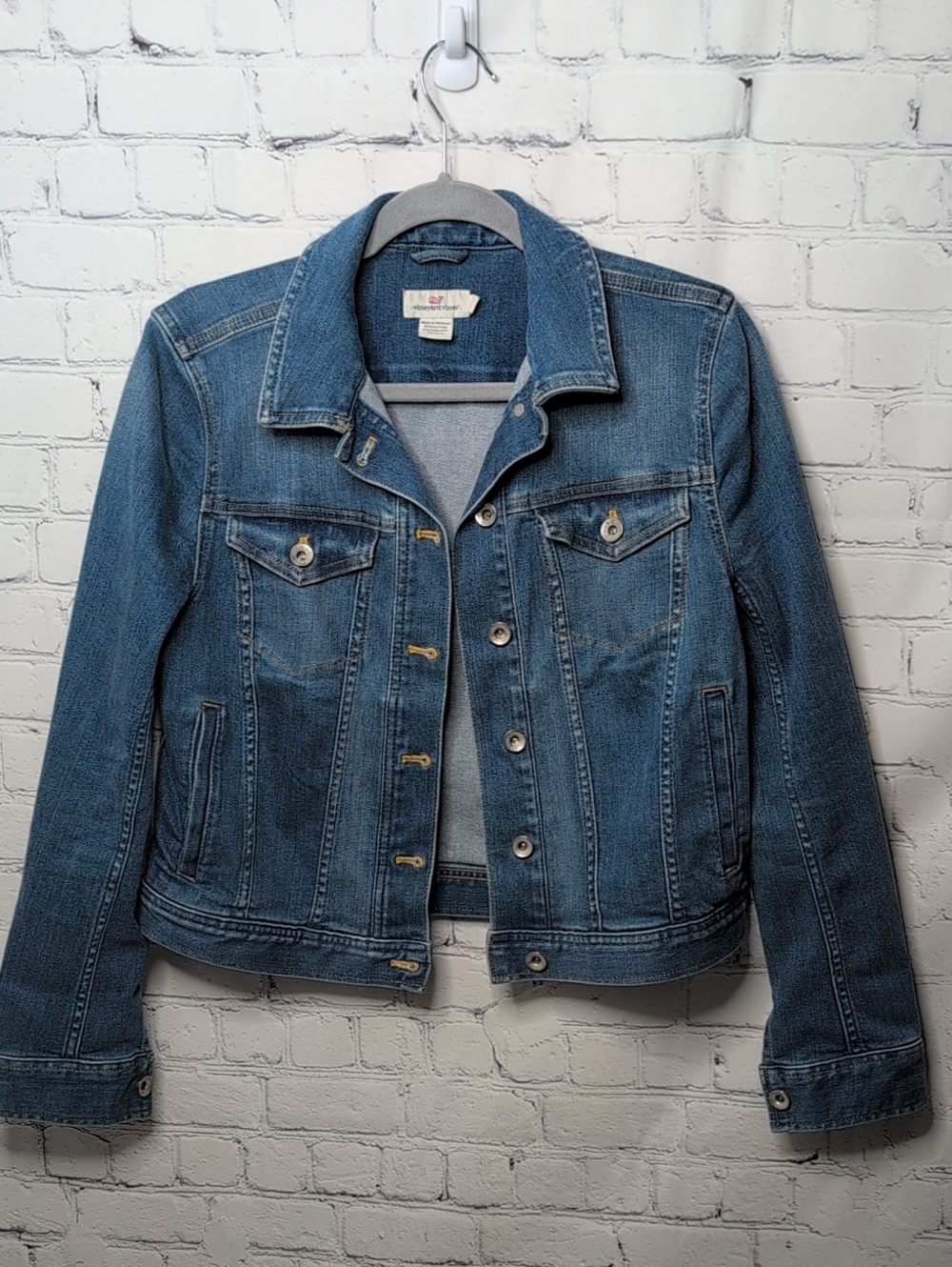 Vineyard Vines Denim Trucker Jacket In Medium Wash